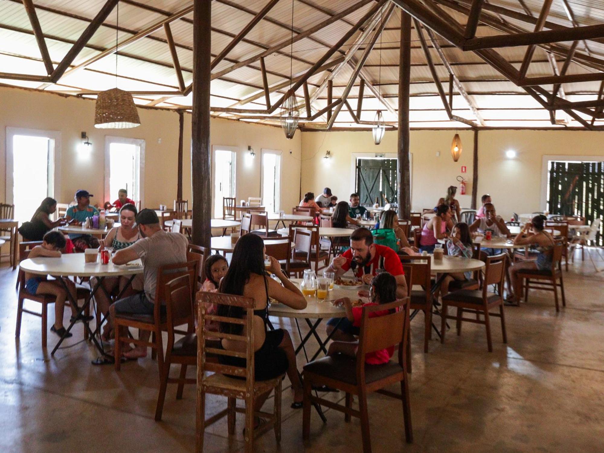 Ranchos 30 Hotel Fazenda Hidrolandia  ภายนอก รูปภาพ
