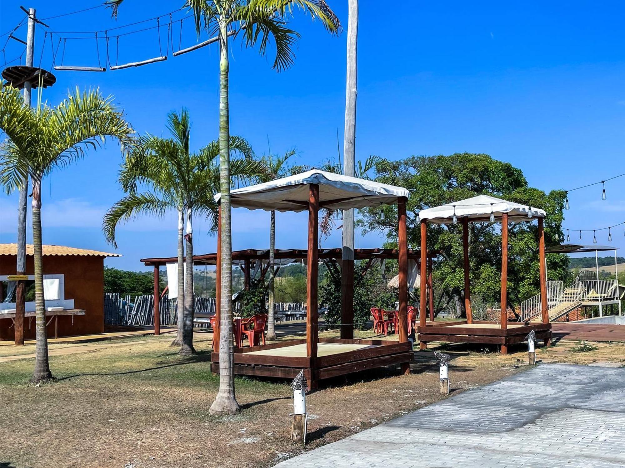 Ranchos 30 Hotel Fazenda Hidrolandia  ภายนอก รูปภาพ