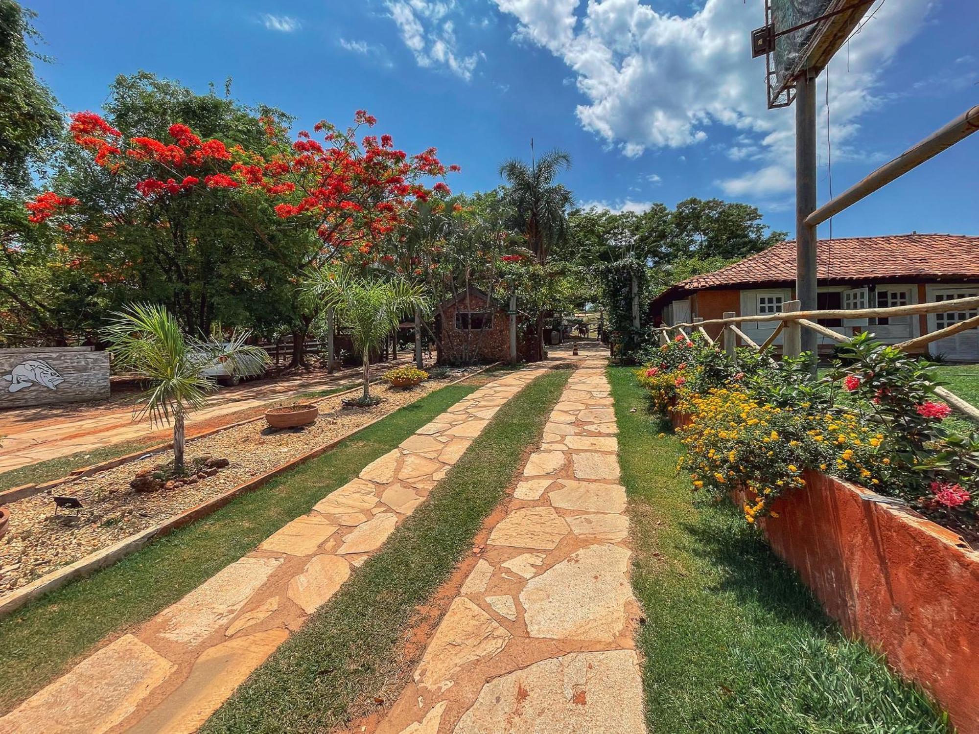 Ranchos 30 Hotel Fazenda Hidrolandia  ภายนอก รูปภาพ